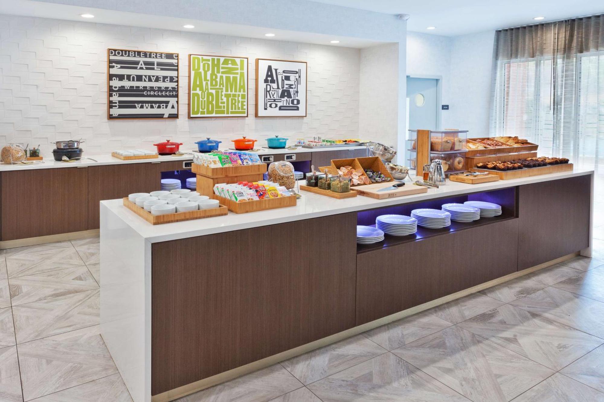 阿拉巴马多森希尔顿逸林酒店 外观 照片