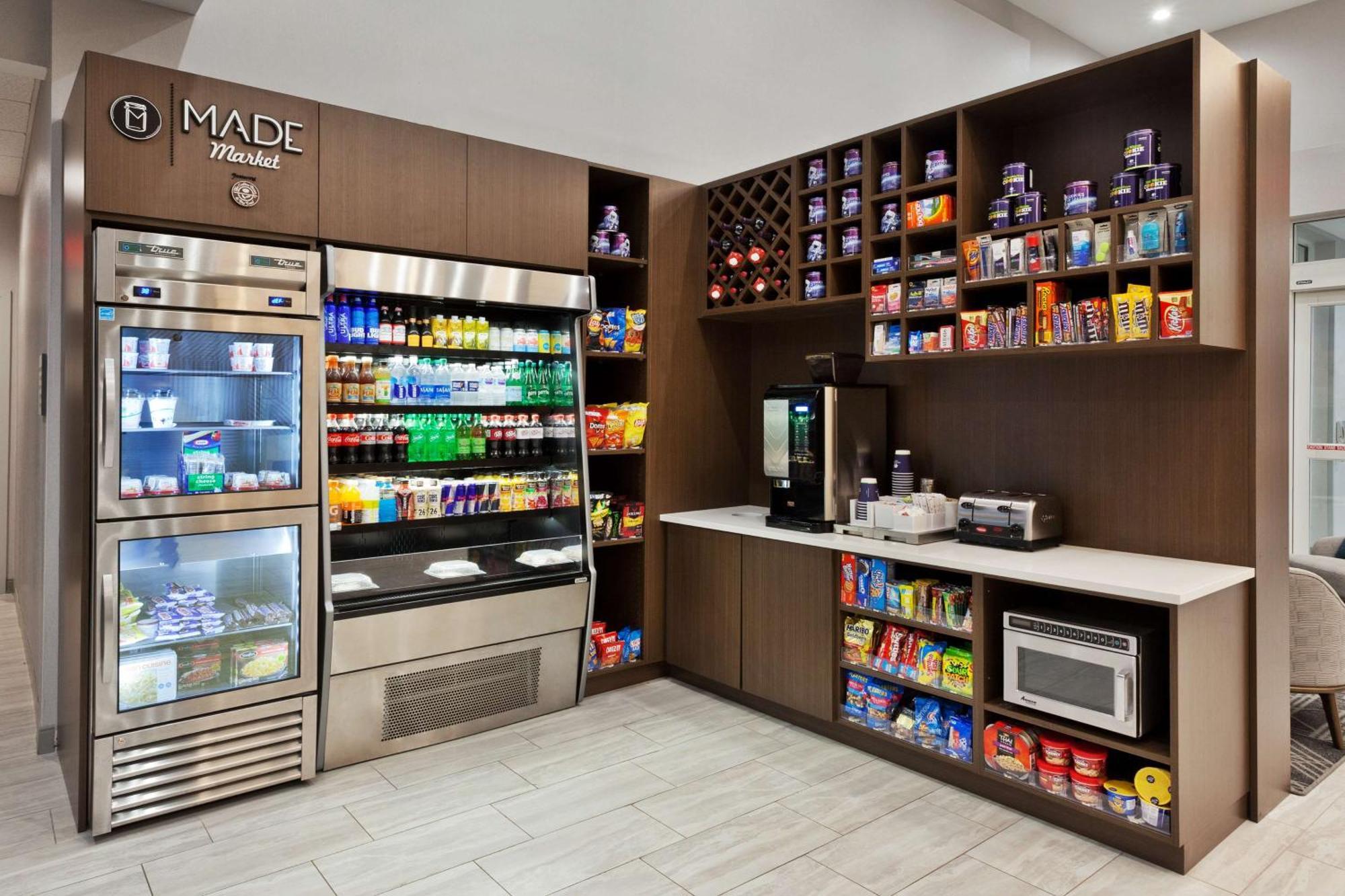阿拉巴马多森希尔顿逸林酒店 外观 照片